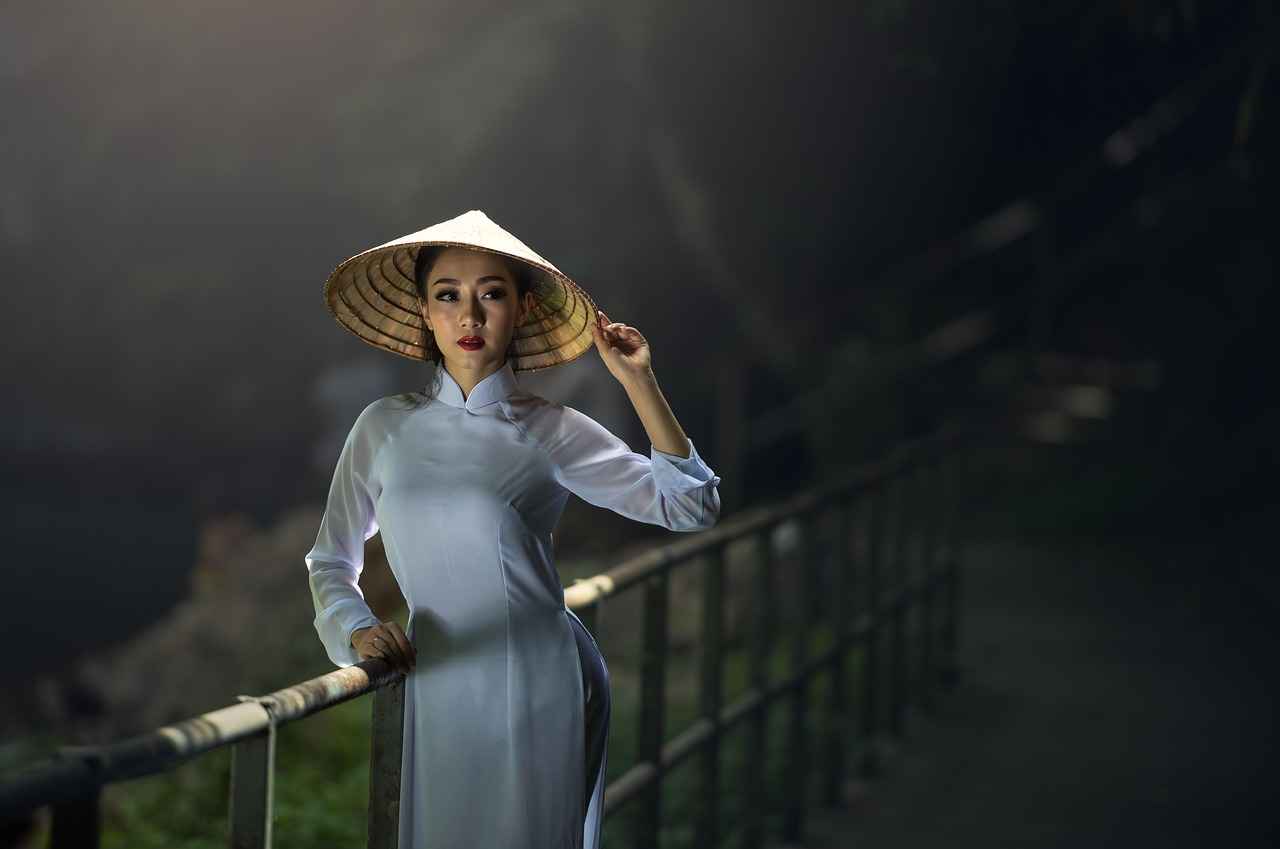 What Accessories Enhance Comfort with Slip Dresses?