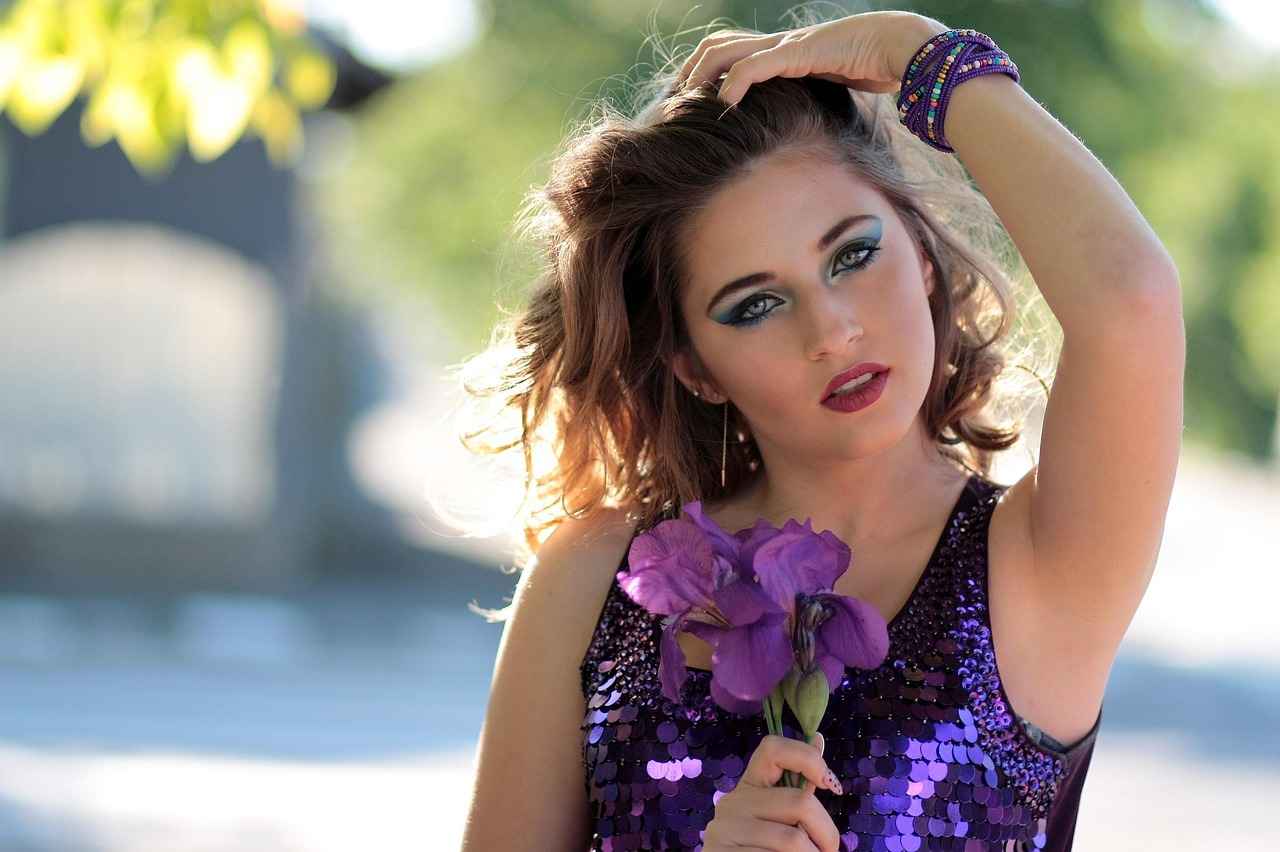 Slip Dress Outfit Ideas That Will Turn Heads Instantly 10 How to Transition a Slip Dress from Day to Night?