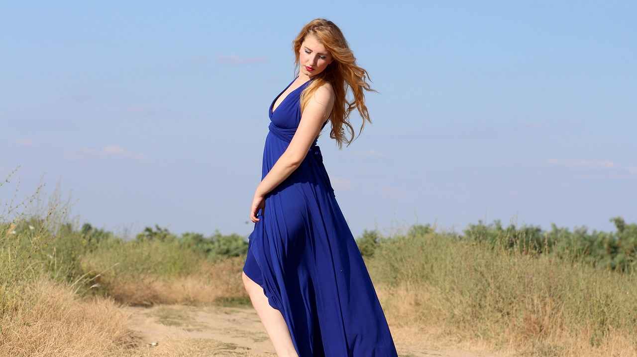 How to Choose the Right Fabric for Your Slip Dress?