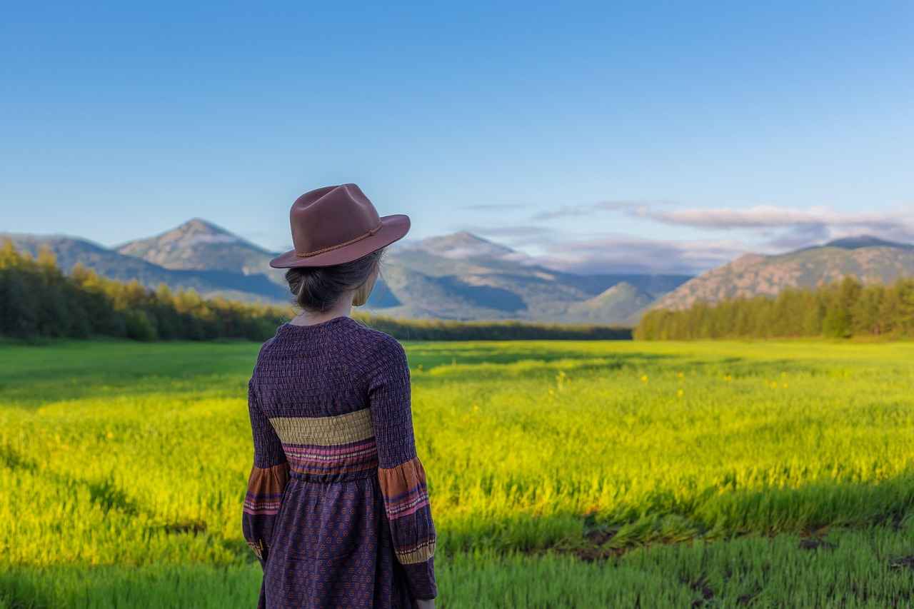 What Colors and Patterns Are Trending?