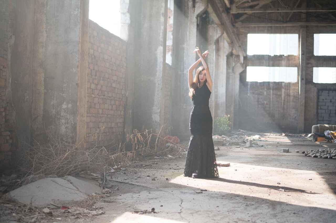 Why Are Slip Dresses Trending in 2025?