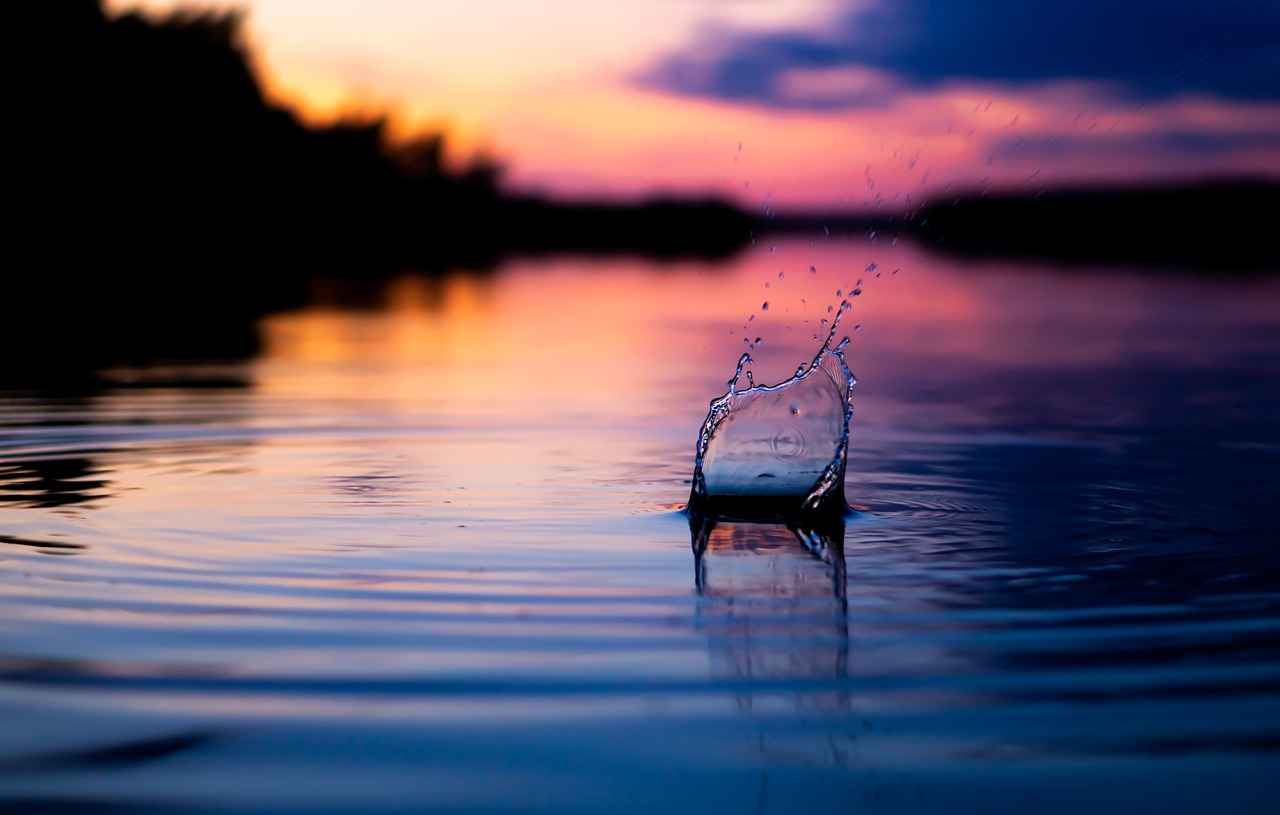 The Ultimate Winter Night Dress Guide: Stay Warm and Chic 6 What Trends to Watch in Winter Night Dresses?