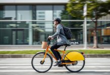 The Intersection of Fashion and Sustainable Commuting: Style on the Go The Intersection of Fashion and Sustainable Commuting: Style in Motion