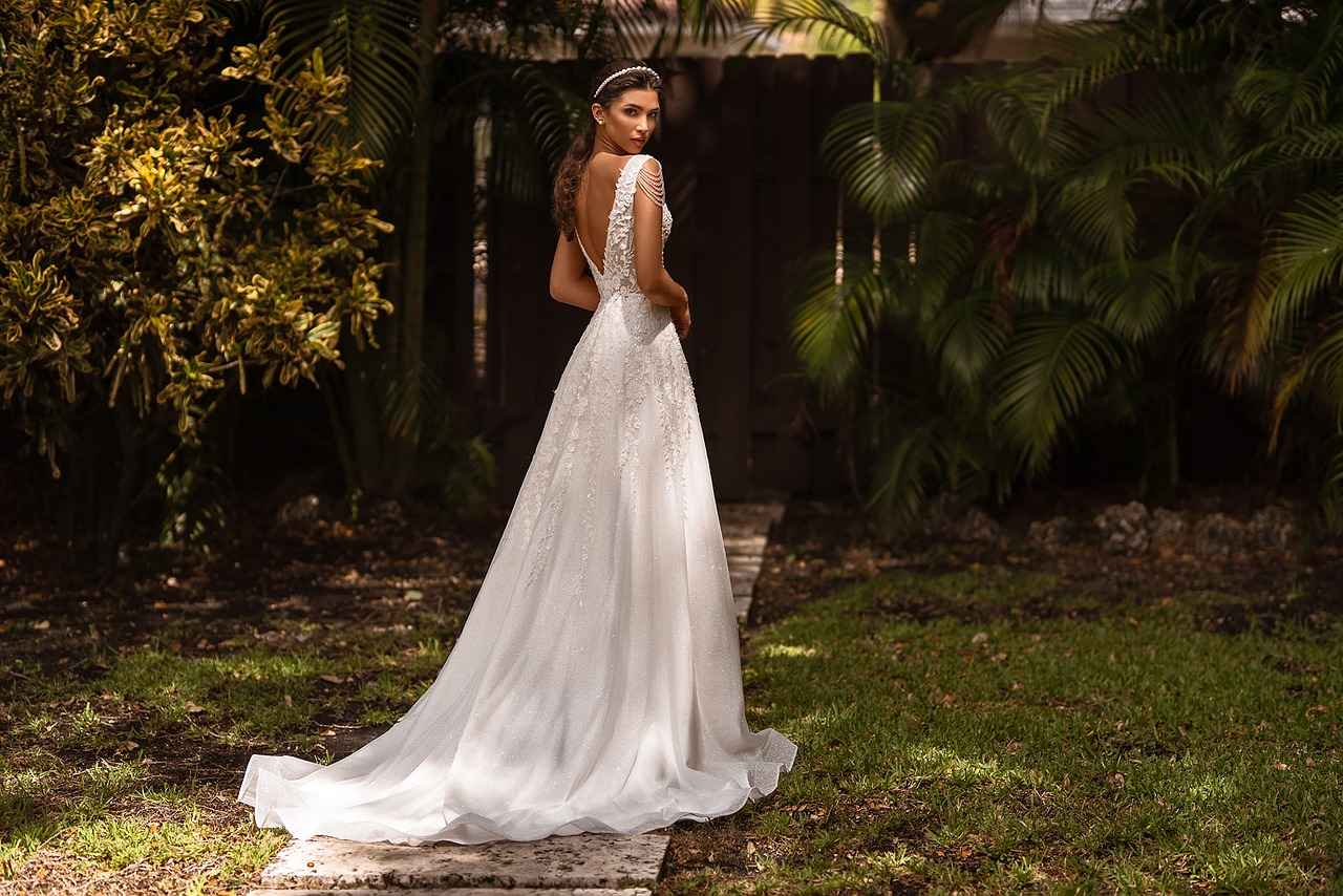 How to Choose a Slip Dress for a Wedding – Best Picks & Tips