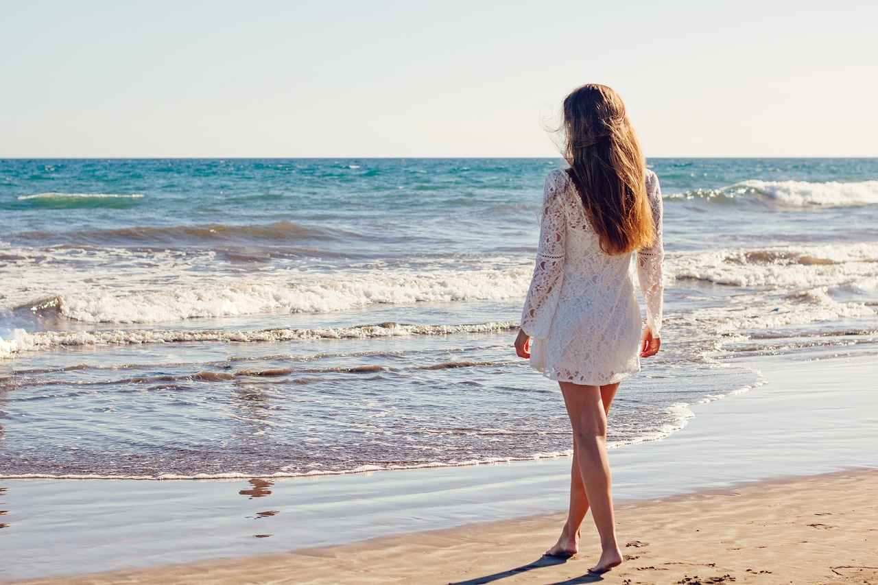 What Are the Latest Trends for Slip Dresses?