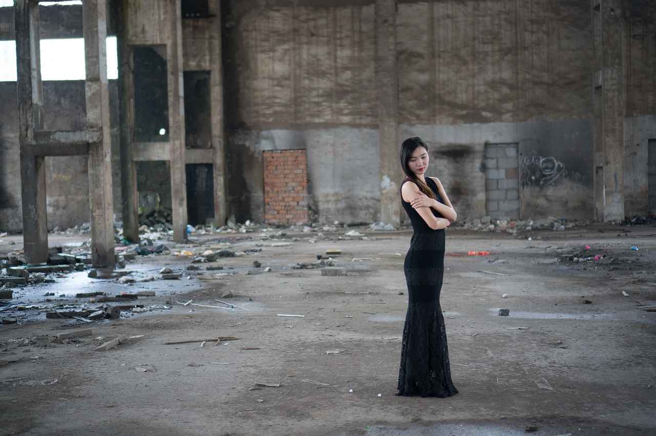 What Hair and Makeup Styles Pair Well?
