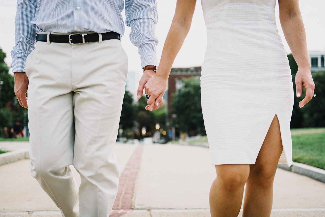 What Fabric Choices Work Best for Day-to-Night Dresses?