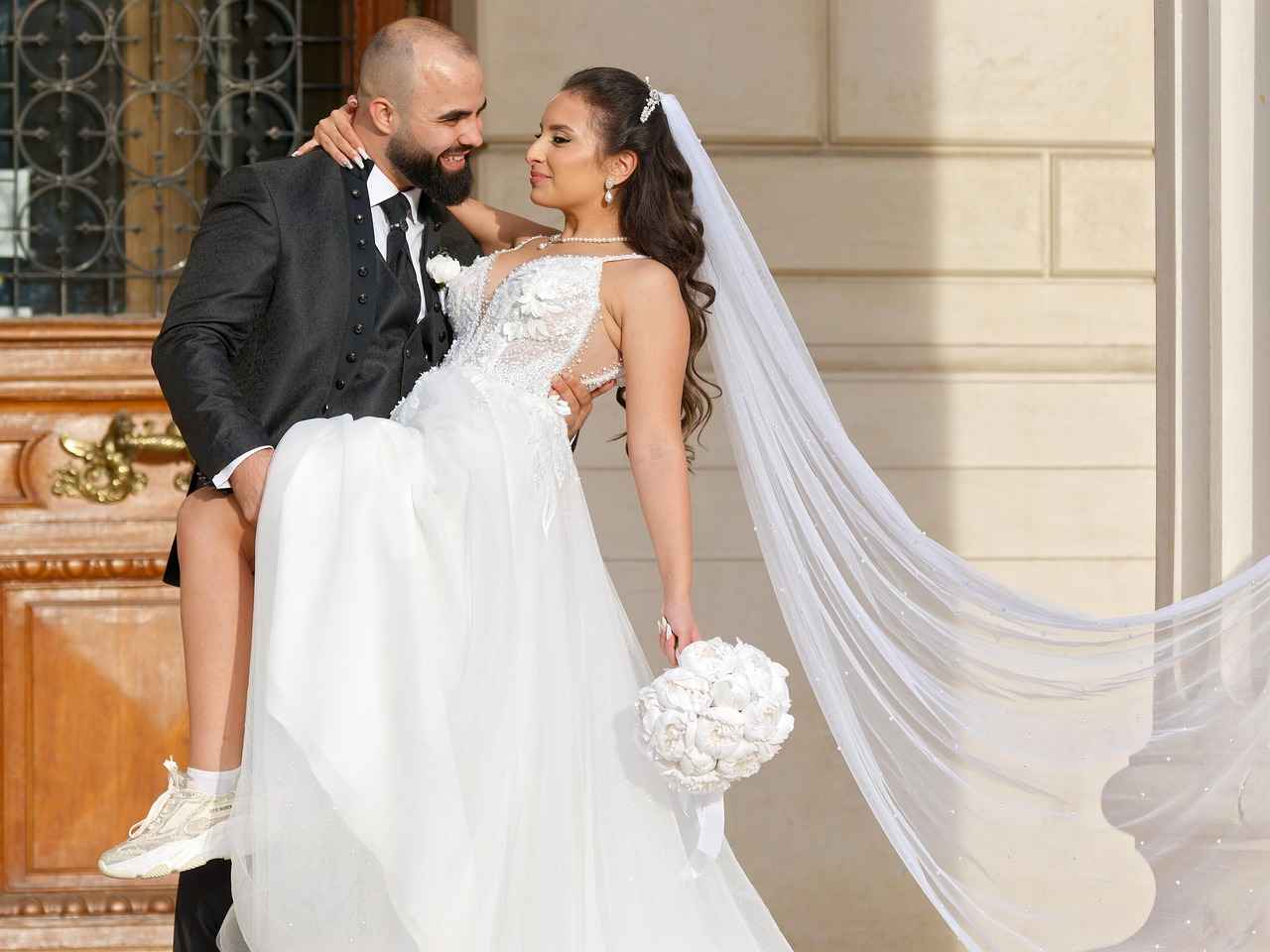 The Best White Slip Dresses for Weddings, Parties & Vacations