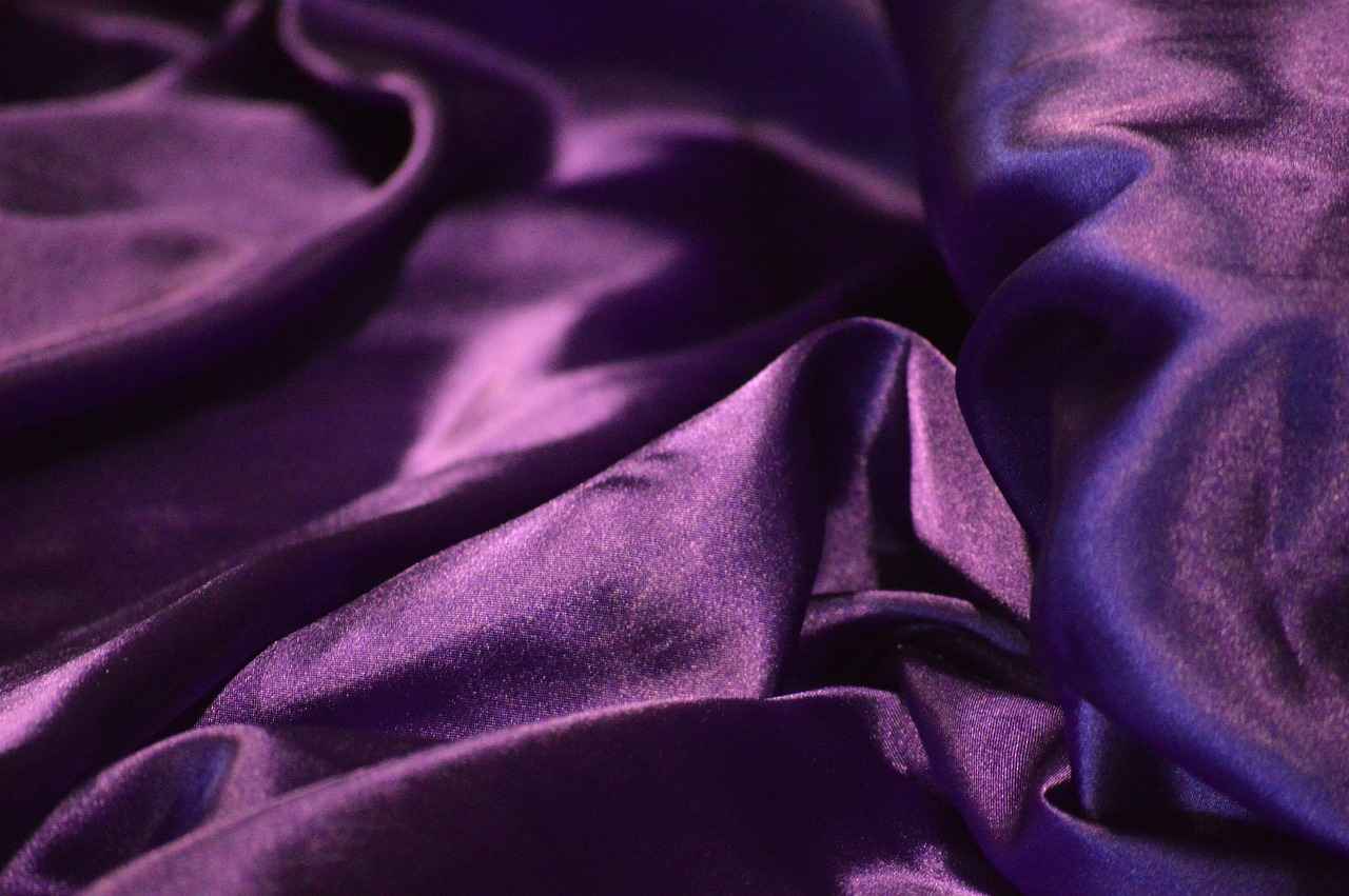 How to Identify Quality Satin Slip Dresses