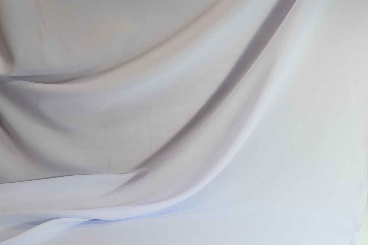 What Makes Satin and Silk Night Dresses Luxurious?